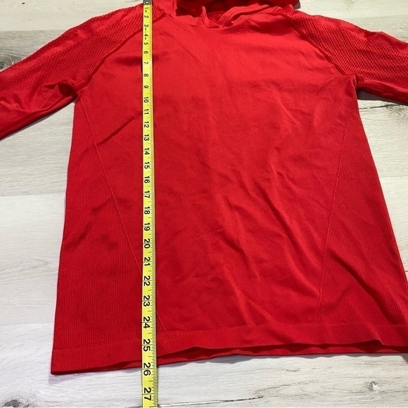 Zyia Active Sunset Red Peak Performance Seamless Perforated Hoodie, Size Large - Picture 4 of 9